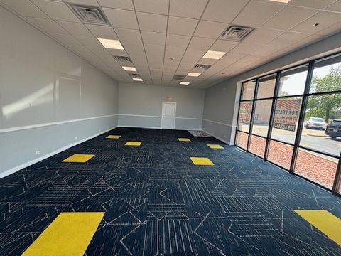 Tiny photo for 7929 W Cermak Road #I, North Riverside, IL 60546 (MLS # 12385751)