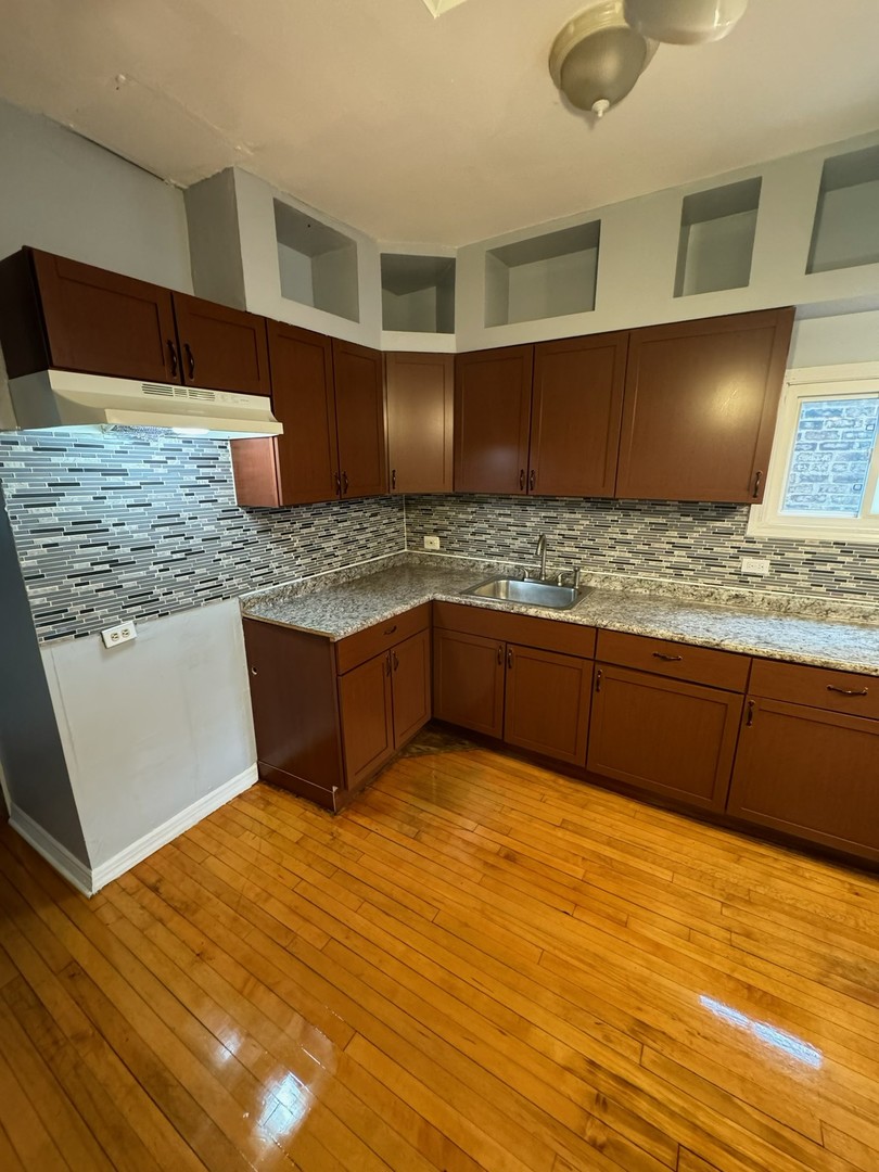 4450 S Richmond Street