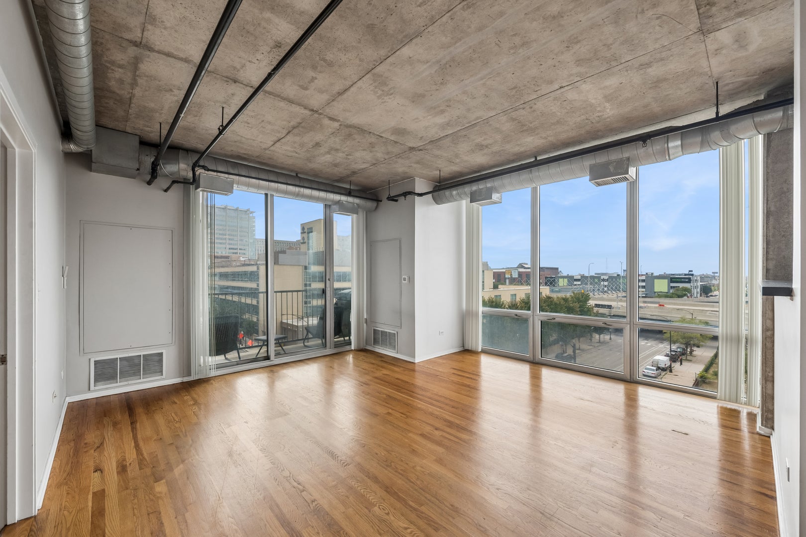 700 W VAN BUREN Street 604