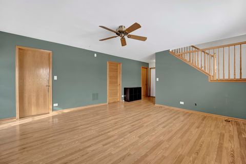 Tiny photo for 5303 W 109th Street #5303, Oak Lawn, IL 60453 (MLS # 12527117)