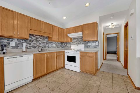 Tiny photo for 5303 W 109th Street #5303, Oak Lawn, IL 60453 (MLS # 12527117)