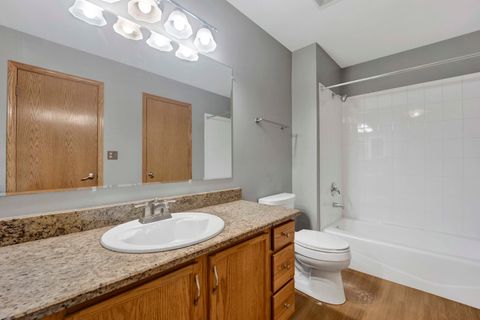 Tiny photo for 5303 W 109th Street #5303, Oak Lawn, IL 60453 (MLS # 12527117)