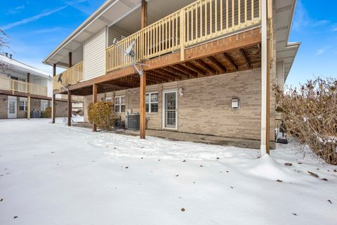 Tiny photo for 5303 W 109th Street #5303, Oak Lawn, IL 60453 (MLS # 12527117)