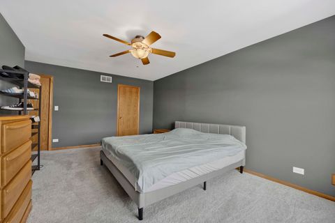 Tiny photo for 5303 W 109th Street #5303, Oak Lawn, IL 60453 (MLS # 12527117)