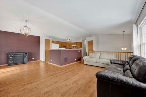 Tiny photo for 5303 W 109th Street #5303, Oak Lawn, IL 60453 (MLS # 12527117)