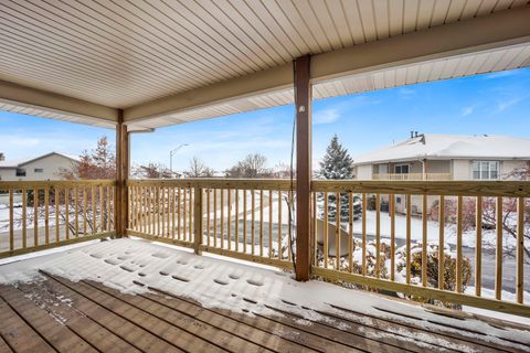 Tiny photo for 5303 W 109th Street #5303, Oak Lawn, IL 60453 (MLS # 12527117)