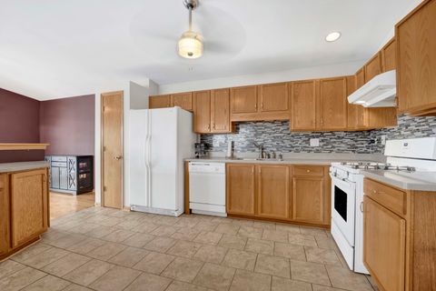 Tiny photo for 5303 W 109th Street #5303, Oak Lawn, IL 60453 (MLS # 12527117)