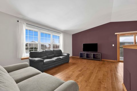 Tiny photo for 5303 W 109th Street #5303, Oak Lawn, IL 60453 (MLS # 12527117)