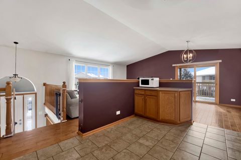 Tiny photo for 5303 W 109th Street #5303, Oak Lawn, IL 60453 (MLS # 12527117)