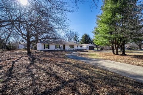 Photo of 3009 E Oakland Avenue, Bloomington, IL 61704 (MLS # 12548306)