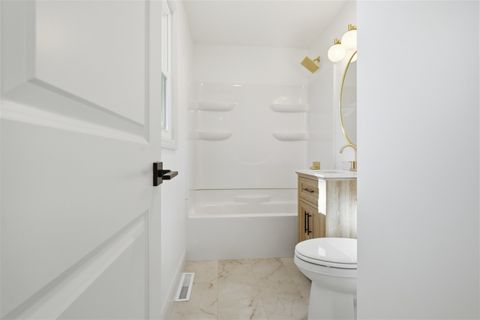 Tiny photo for 3009 E Oakland Avenue, Bloomington, IL 61704 (MLS # 12548306)