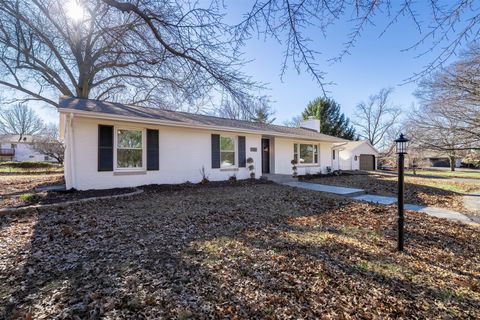 Tiny photo for 3009 E Oakland Avenue, Bloomington, IL 61704 (MLS # 12548306)
