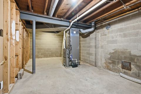 Tiny photo for 3009 E Oakland Avenue, Bloomington, IL 61704 (MLS # 12548306)