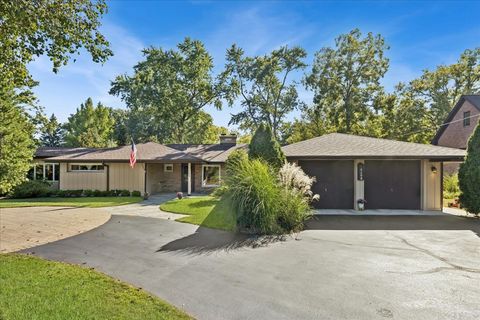 16280 W Woodbine Circle Vernon Hills IL 60061