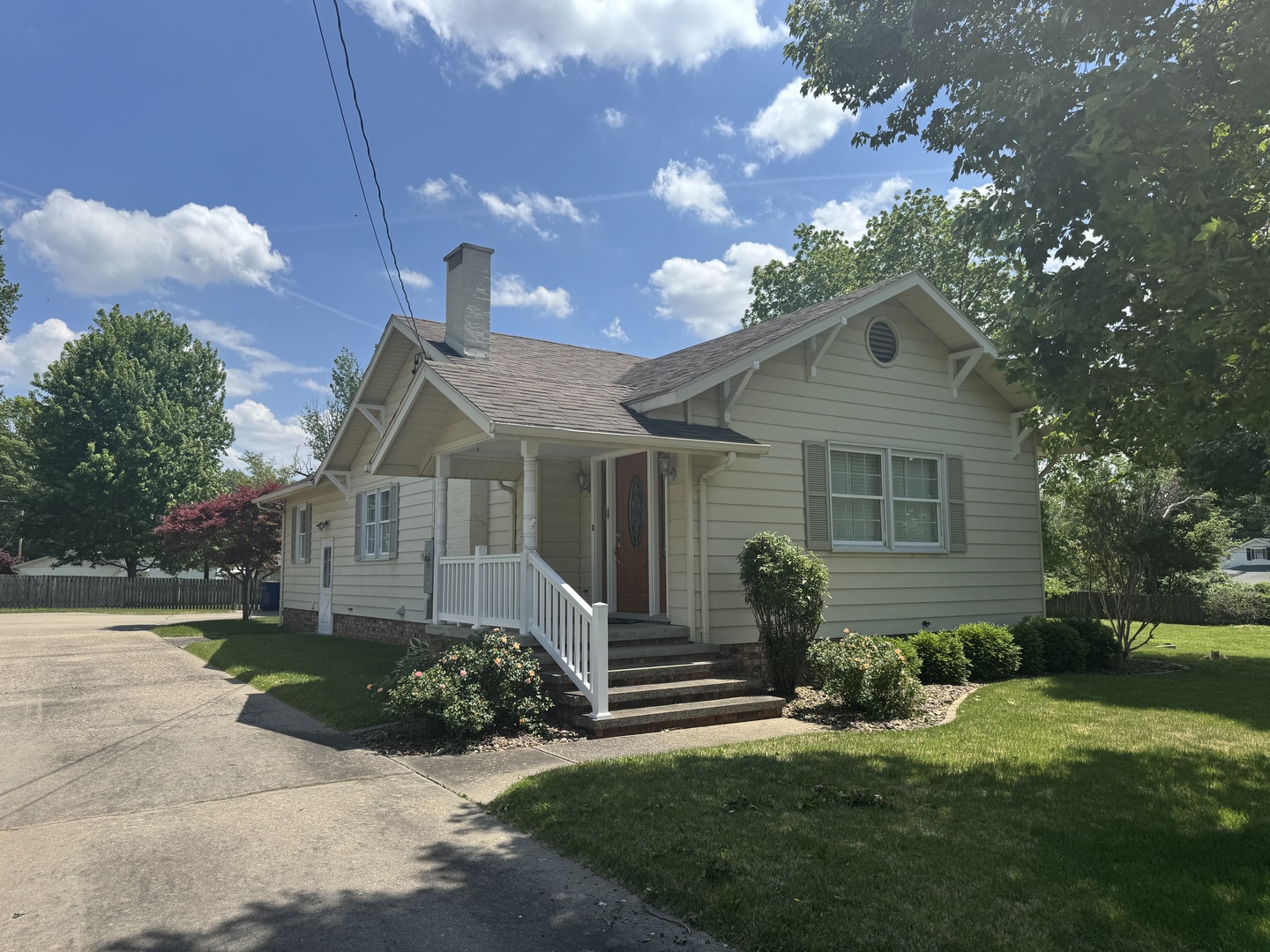 310 N Taft Street