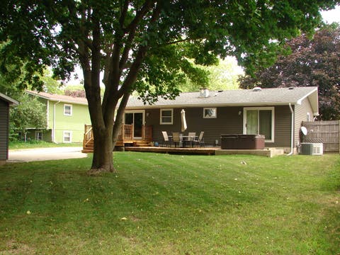 Tiny photo for 514 Garnett Avenue, Winthrop Harbor, IL 60096 (MLS # 12710696)