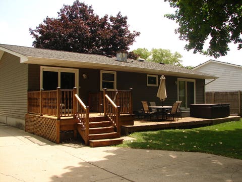 Tiny photo for 514 Garnett Avenue, Winthrop Harbor, IL 60096 (MLS # 12710696)
