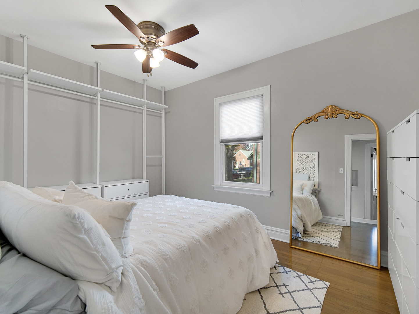 3921 Sunnyside Avenue