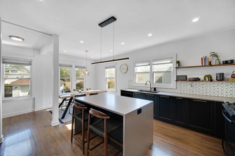 Tiny photo for 3921 Sunnyside Avenue, Brookfield, IL 60513 (MLS # 12505825)