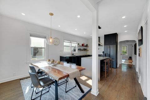 Tiny photo for 3921 Sunnyside Avenue, Brookfield, IL 60513 (MLS # 12505825)