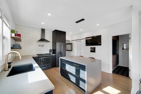 Tiny photo for 3921 Sunnyside Avenue, Brookfield, IL 60513 (MLS # 12505825)