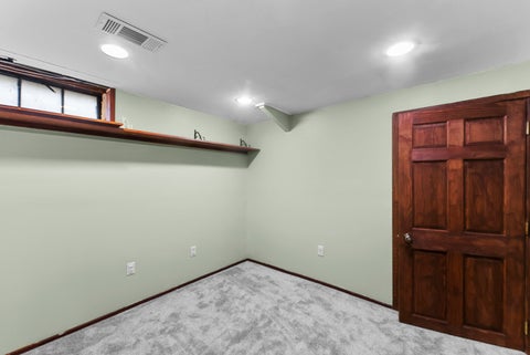 Tiny photo for 3106 Davenport Avenue, Davenport, IA 52803 (MLS # 12768885)