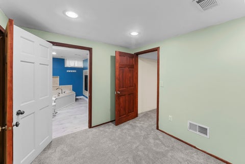 Tiny photo for 3106 Davenport Avenue, Davenport, IA 52803 (MLS # 12768885)