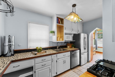 Tiny photo for 3106 Davenport Avenue, Davenport, IA 52803 (MLS # 12768885)