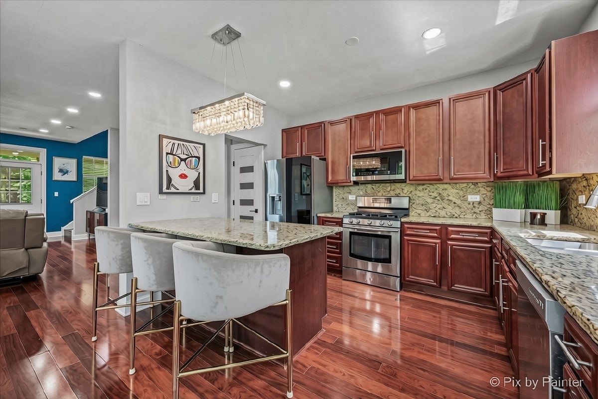 512 Littleton Trail
