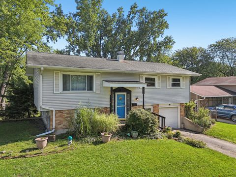 Tiny photo for 540 Jamison Lane, Hoffman Estates, IL 60169 (MLS # 12450388)