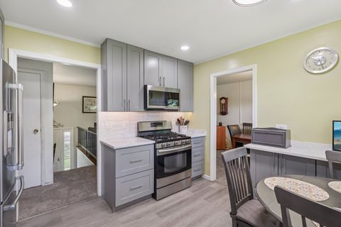 Tiny photo for 540 Jamison Lane, Hoffman Estates, IL 60169 (MLS # 12450388)