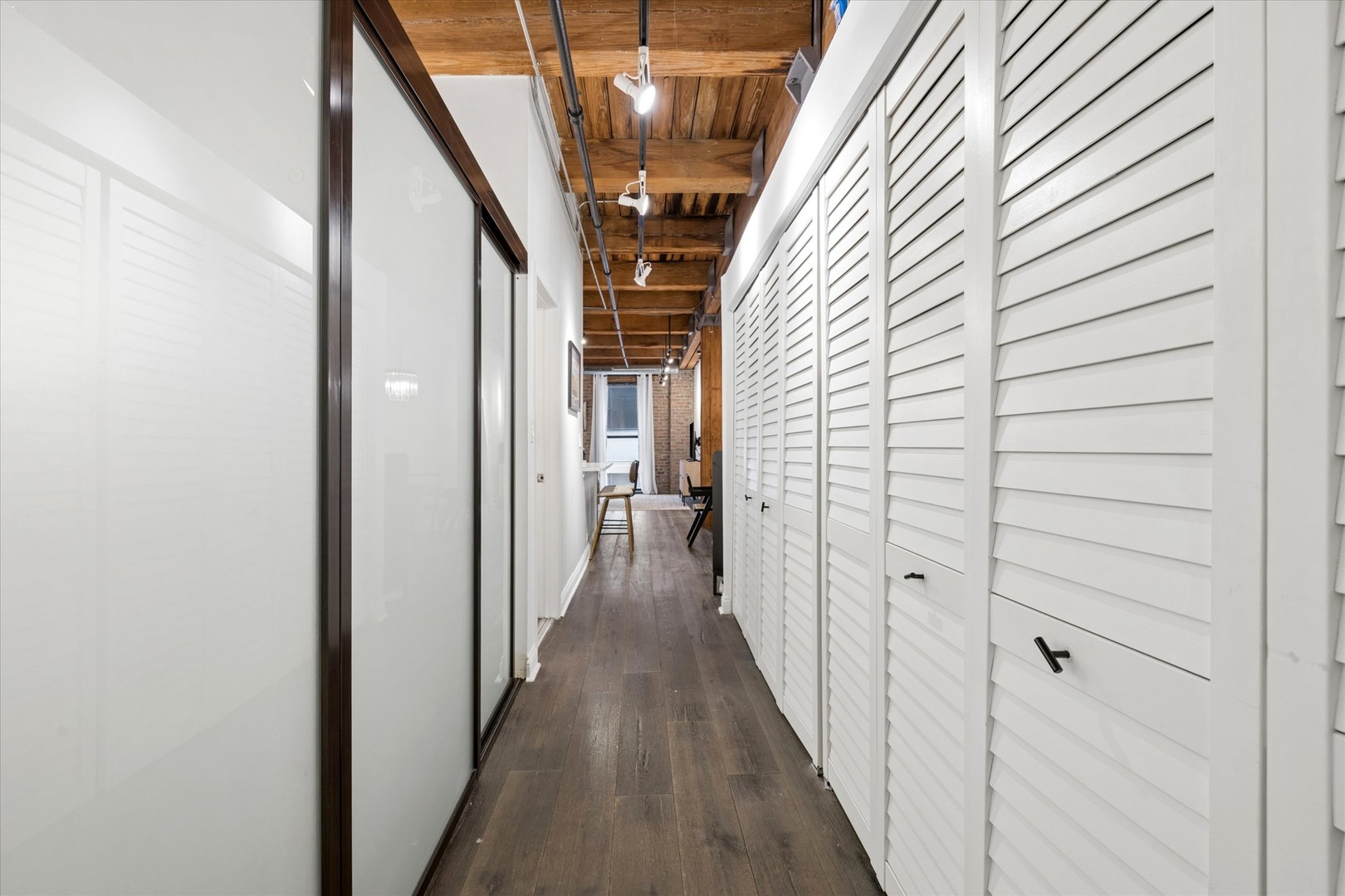 225 W Huron Street 419