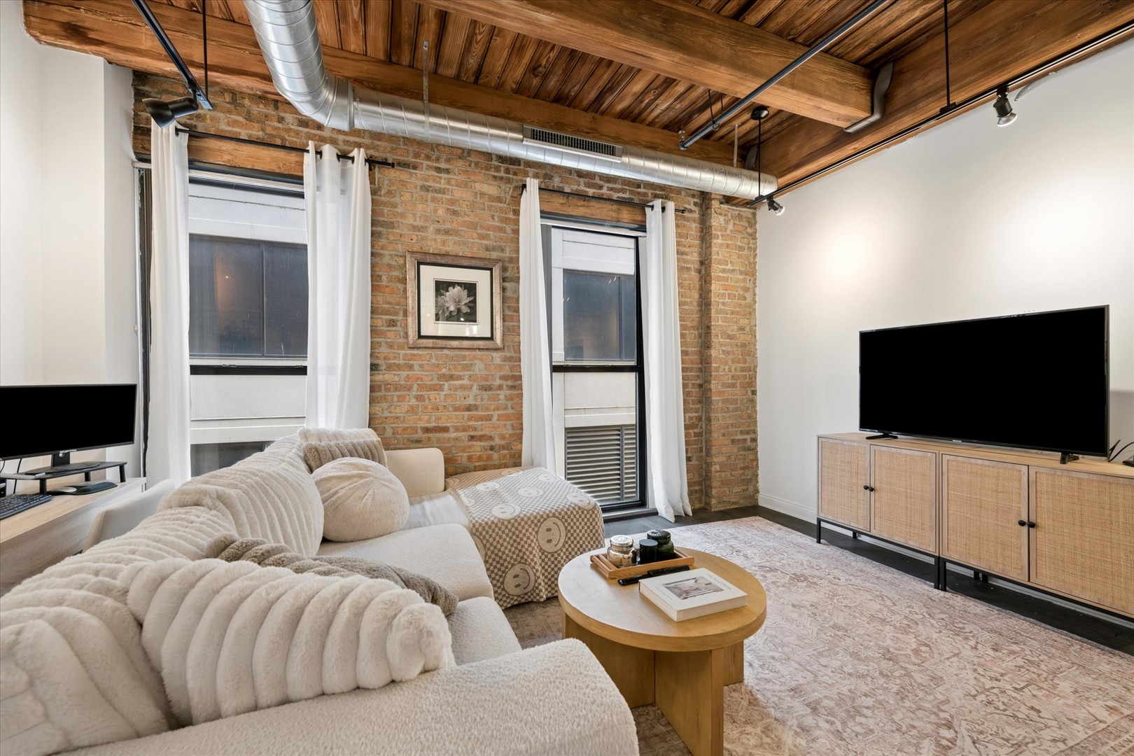 225 W Huron Street 419
