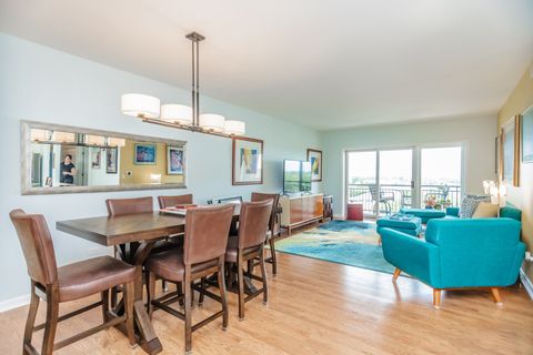 Tiny photo for 5555 N Cumberland Avenue #901, Chicago, IL 60656 (MLS # 12444391)