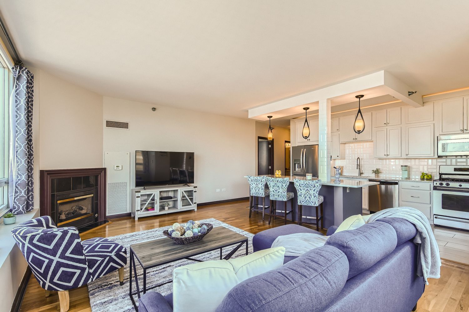 33 W Ontario Street 35ES