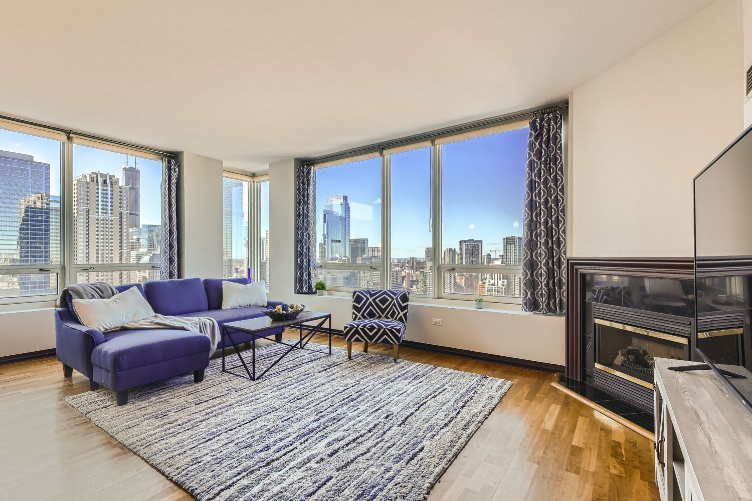 33 W Ontario Street 35ES