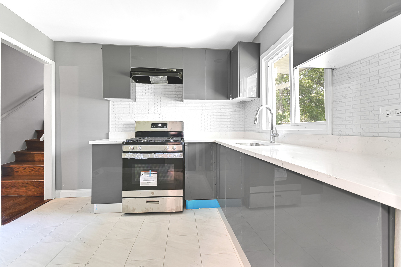 13240 S Saint Lawrence Avenue