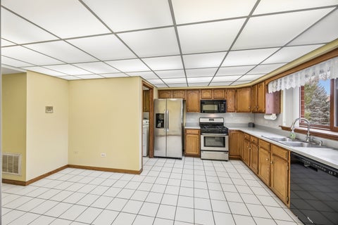 Tiny photo for 6612 Martin France Circle #2D, Tinley Park, IL 60477 (MLS # 12794776)