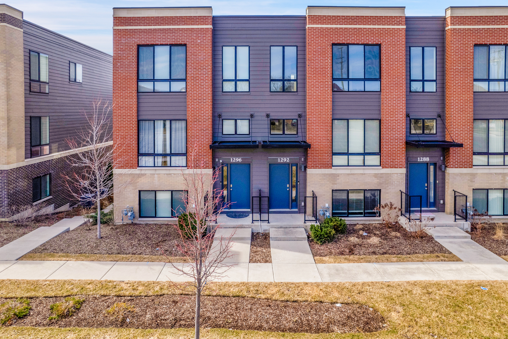 1292 Quadrant Lane
