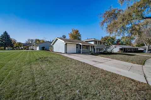 Tiny photo for 1601 Kingston Lane, Schaumburg, IL 60193 (MLS # 12534385)