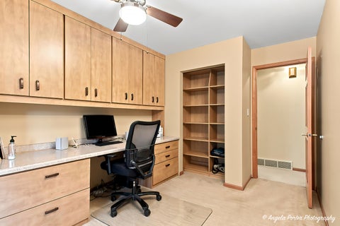 Tiny photo for 5009 Sandburg Drive, McHenry, IL 60050 (MLS # 12707576)