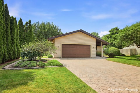 Tiny photo for 5009 Sandburg Drive, McHenry, IL 60050 (MLS # 12707576)