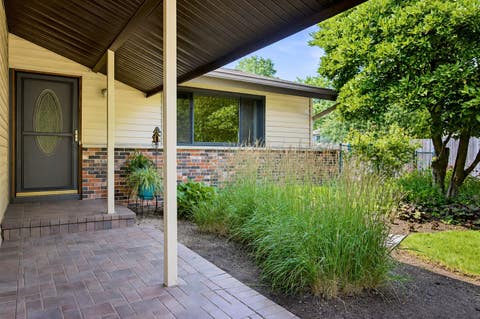 Tiny photo for 5009 Sandburg Drive, McHenry, IL 60050 (MLS # 12707576)