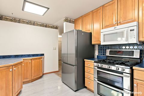 Tiny photo for 5009 Sandburg Drive, McHenry, IL 60050 (MLS # 12707576)