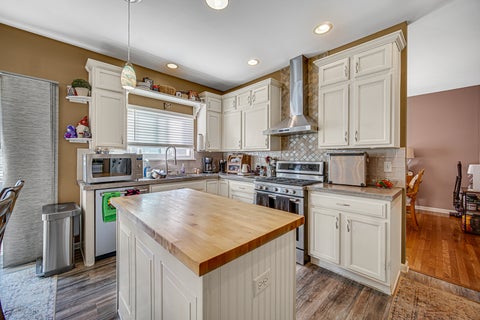 Tiny photo for 2108 Glenridge Court, Plainfield, IL 60586 (MLS # 12792196)