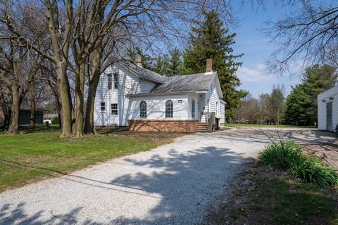 Photo of 1702 W Hovey Avenue, Normal, IL 61761 (MLS # 12614074)