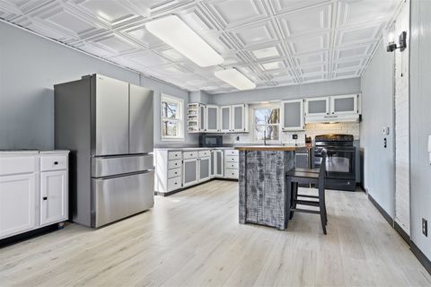 Tiny photo for 1702 W Hovey Avenue, Normal, IL 61761 (MLS # 12614074)