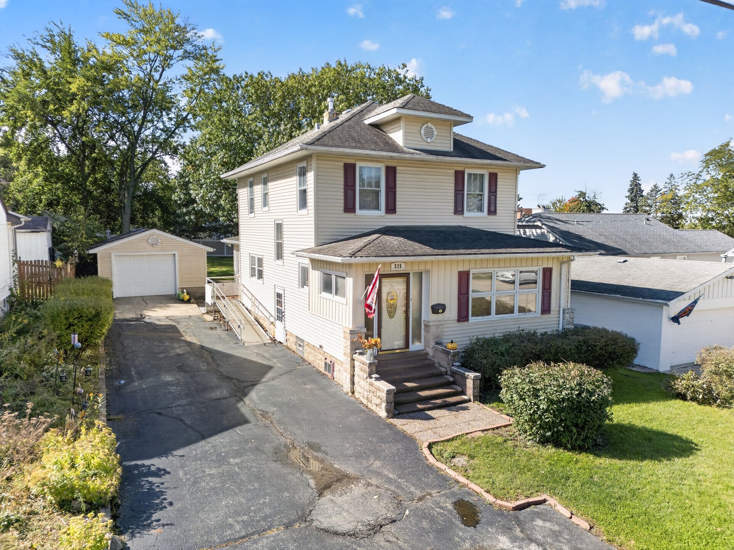 215 E 4th Street