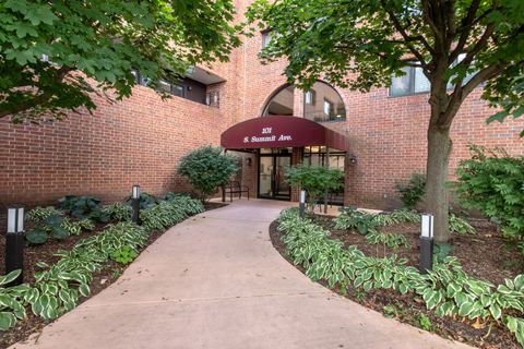 A home in Park Ridge