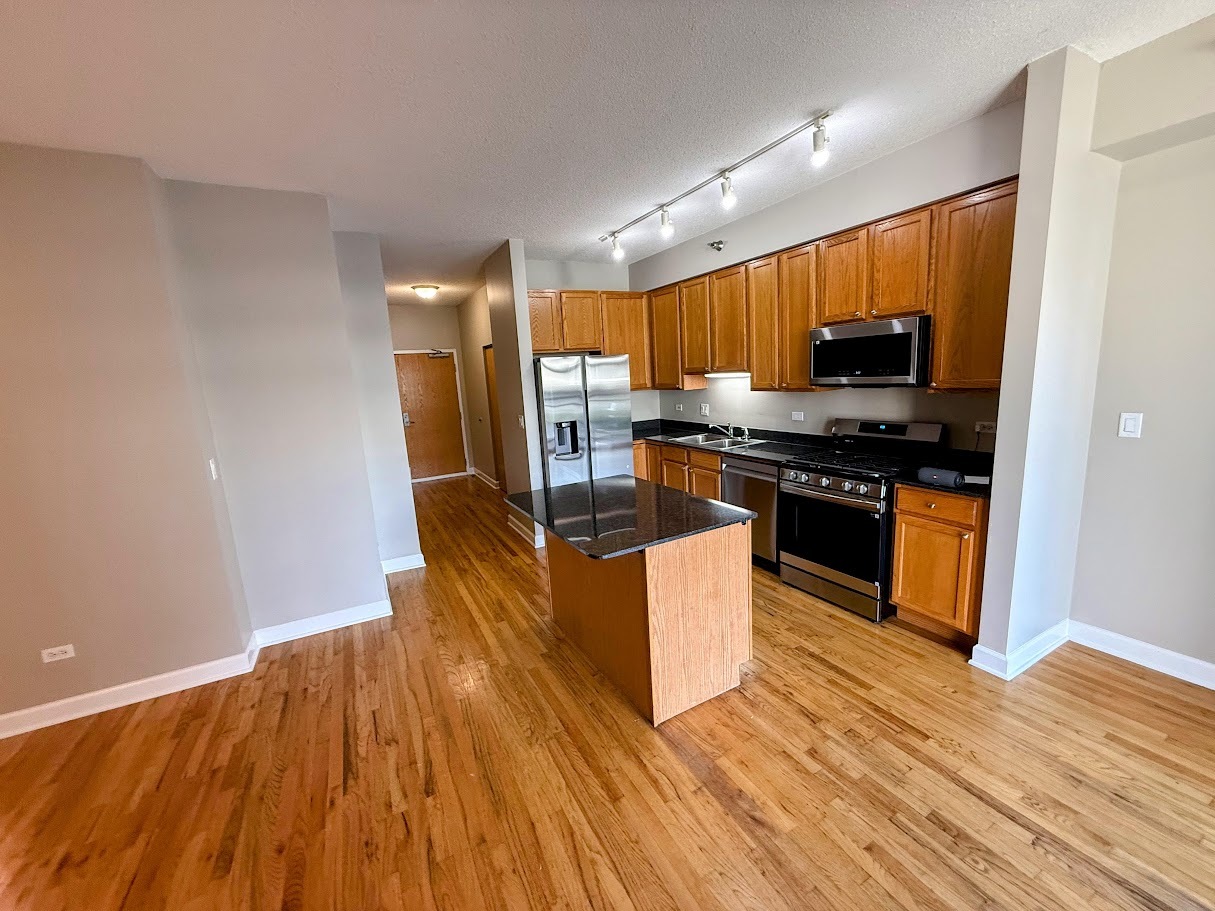41 E 8th Street 805